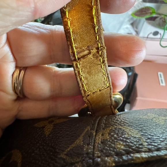 Louis Vuitton Monogram Totally MM - Picture 6 of 15